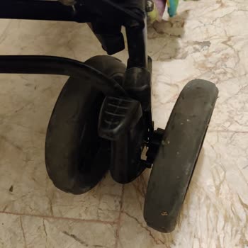 Bebek Arabası Arka Tekerleği Kırıldı, Yedek Parça Temininde Sorun Yaşıyorum