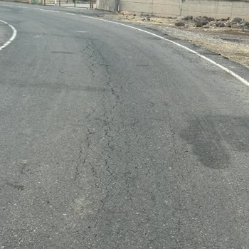 Köy Yollarındaki Bozukluk Ulaşımı Ve Güvenliği Tehdit Ediyor