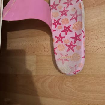 Migros İki Kez Giydiğim Terlik Hemen Koptu Mağduriyetimin Giderilmesini İstiyorum