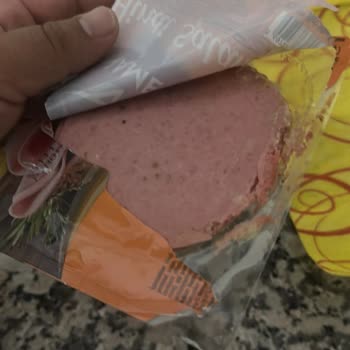 Aldığım Hindi Salam Küflü Çıktı, Mağaza Ve Markadan Çözüm Bekliyorum