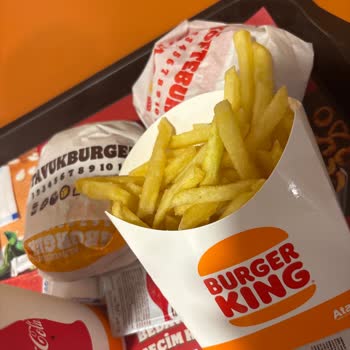 Siparişim Geç Ve Soğuk Teslim Edildi, Personel İlgisizdi