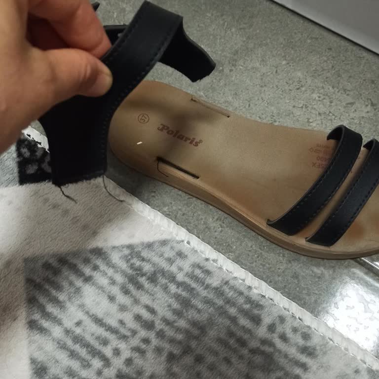 Kısa Sürede Hasar Gören Ayakkabı Nedeniyle Mağduriyetimin Giderilmesini Talep Ediyorum