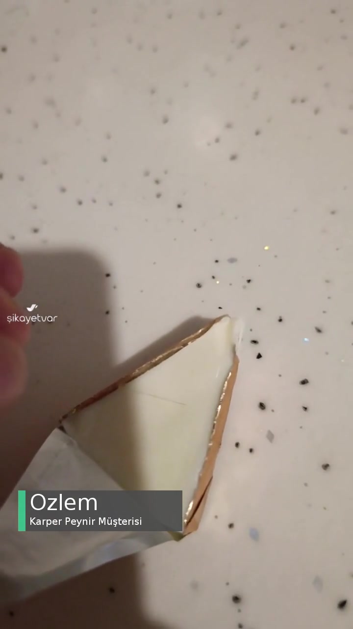 Karper Üçgen Peynirin İçinde Kıl Çıktı! videonun kapak resmi