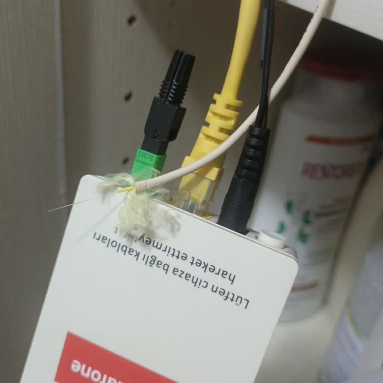 Fiber İnternet Bağlantım Sürekli Kopuyor, Çözüm Bekliyorum