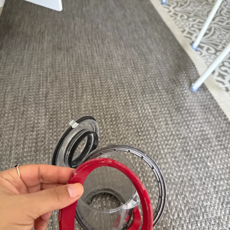 Dyson V15 Süpürgemin Lastik Parçası Yerinden Çıktı, Kullanamıyorum
