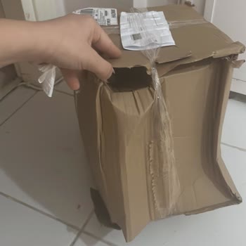 Hasarlı Kargo Teslimatı Ve İade Sürecinde Çözüm Sunulmaması