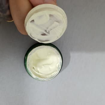 Cica Krem Kullanımı Sonrası Yoğun Sivilcelenme Ve İade Talebi