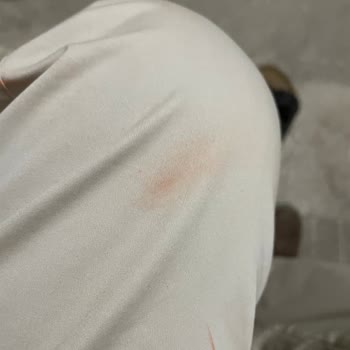 FLO Bez Çanta Kıyafetlerime Boya Bulaştırdı, Günüm Mahvoldu