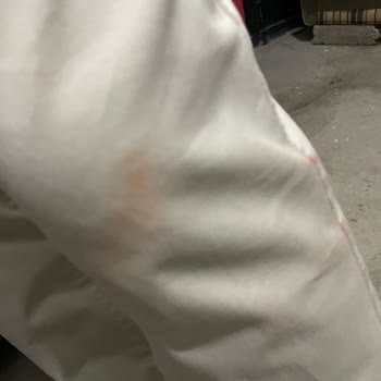 FLO Bez Çanta Kıyafetlerime Boya Bulaştırdı, Günüm Mahvoldu