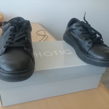 Yeni Alınan Ayakkabılar Ayağımı Yaraladı, Değişim Veya İade Talep Ediyorum