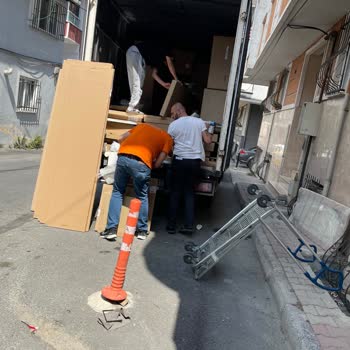 Nakliye Ekibi Haksız Ek Ücret Talep Etti, Tehdit Edildim