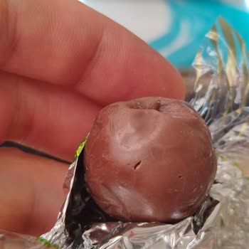 Sıcak Havalarda Yetersiz Kargo Koruması Nedeniyle Erimiş Çikolata Teslimatı