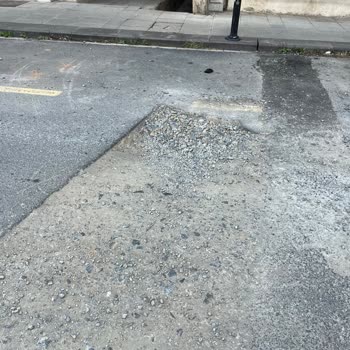 İSKİ Yol Kazısı Sonrası Oluşan Çukur Nedeniyle Aracım Zarar Gördü