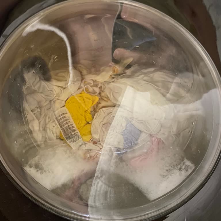 Persil Flüssigwaschmittel hinterlässt Rückstände in Wäsche und Maschine