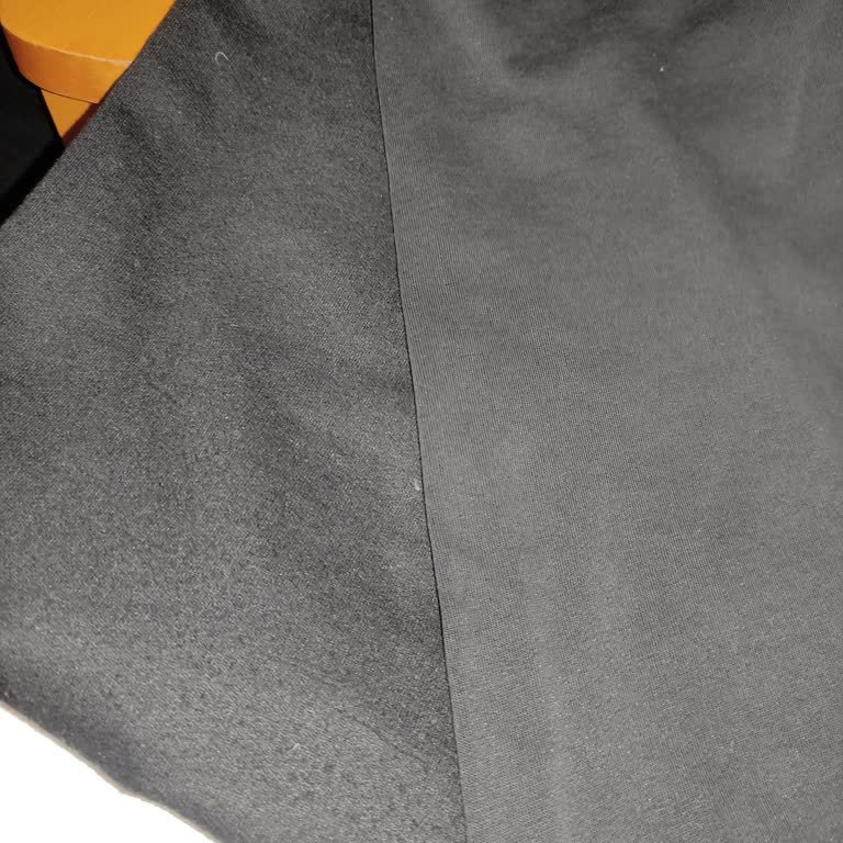 Persil Power Gel verursacht Verblassen dunkler Kleidung trotz Farbversprechen