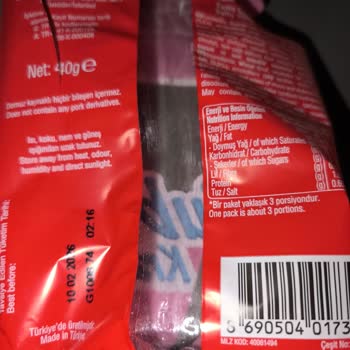 Krakerin İçinden Çıkan Siyah Sert Cisimler Çocuklarım İçin Endişelendirdi