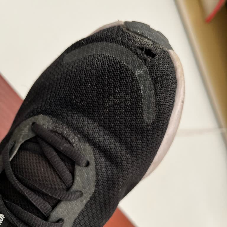 Az Kullanılmış Nike Ayakkabım Kısa Sürede Yırtıldı, Değişim Talebim Reddedildi