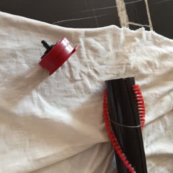 Tefal Dikey Süpürge Fırçası Kısa Sürede Arızalandı, Yedek Parça Temin Edilmiyor