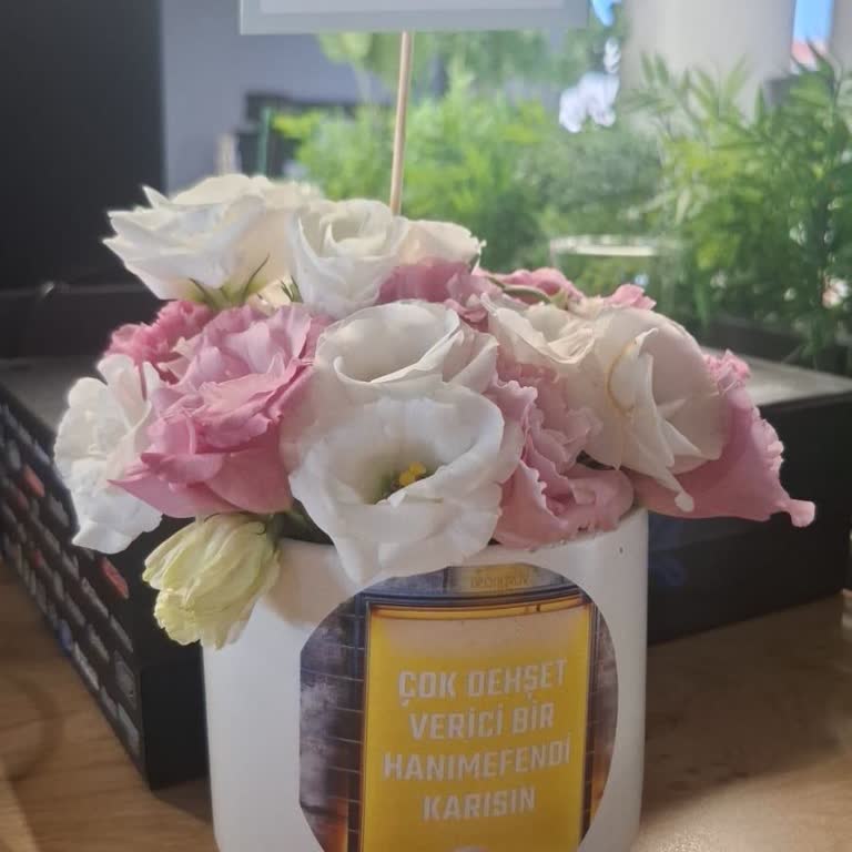 Yanlış Çiçek Ve Vazo Gönderildi, Müşteri Hizmetleri Dönüş Yapmıyor