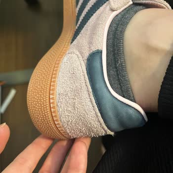 Sneaks Up İki Kez Giyilen Ayakkabıda Hızlı Renk Solması Ve Değişim Talebimin Reddi