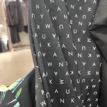 Manuka Hasarlı Ürün Ve İlgisiz Mağaza Personeli