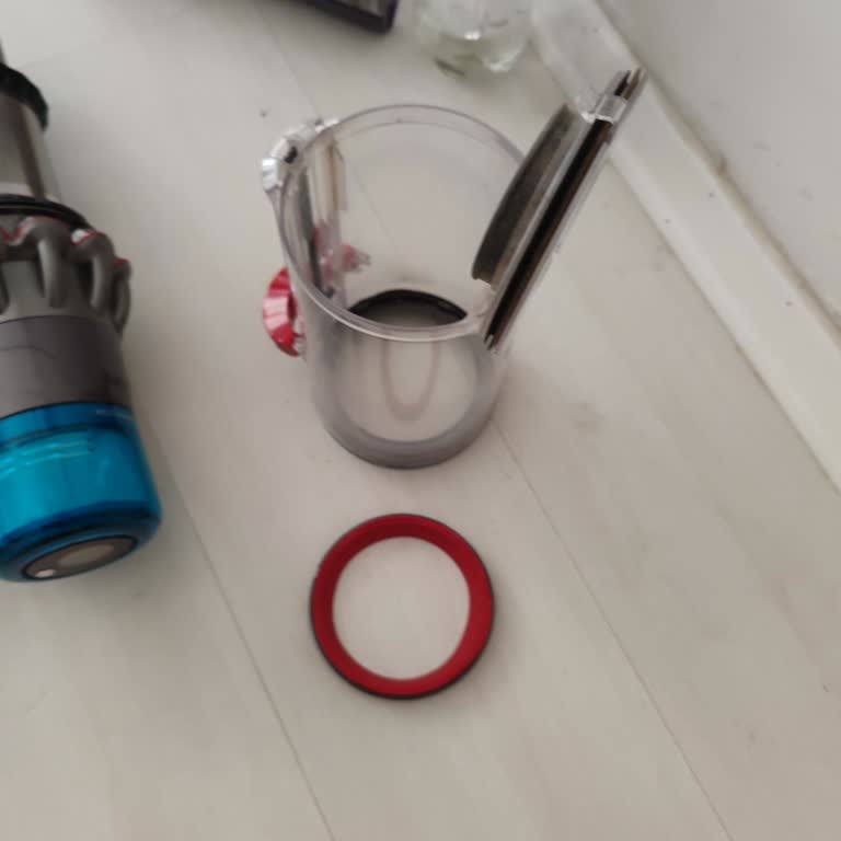 Dyson V15'te Kronik Hazne Arızası Ve Garanti Mağduriyeti