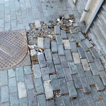 Altyapı Çalışması Sonrası Bozuk Kaldırım Sorunu 3 Aydır Giderilmiyor