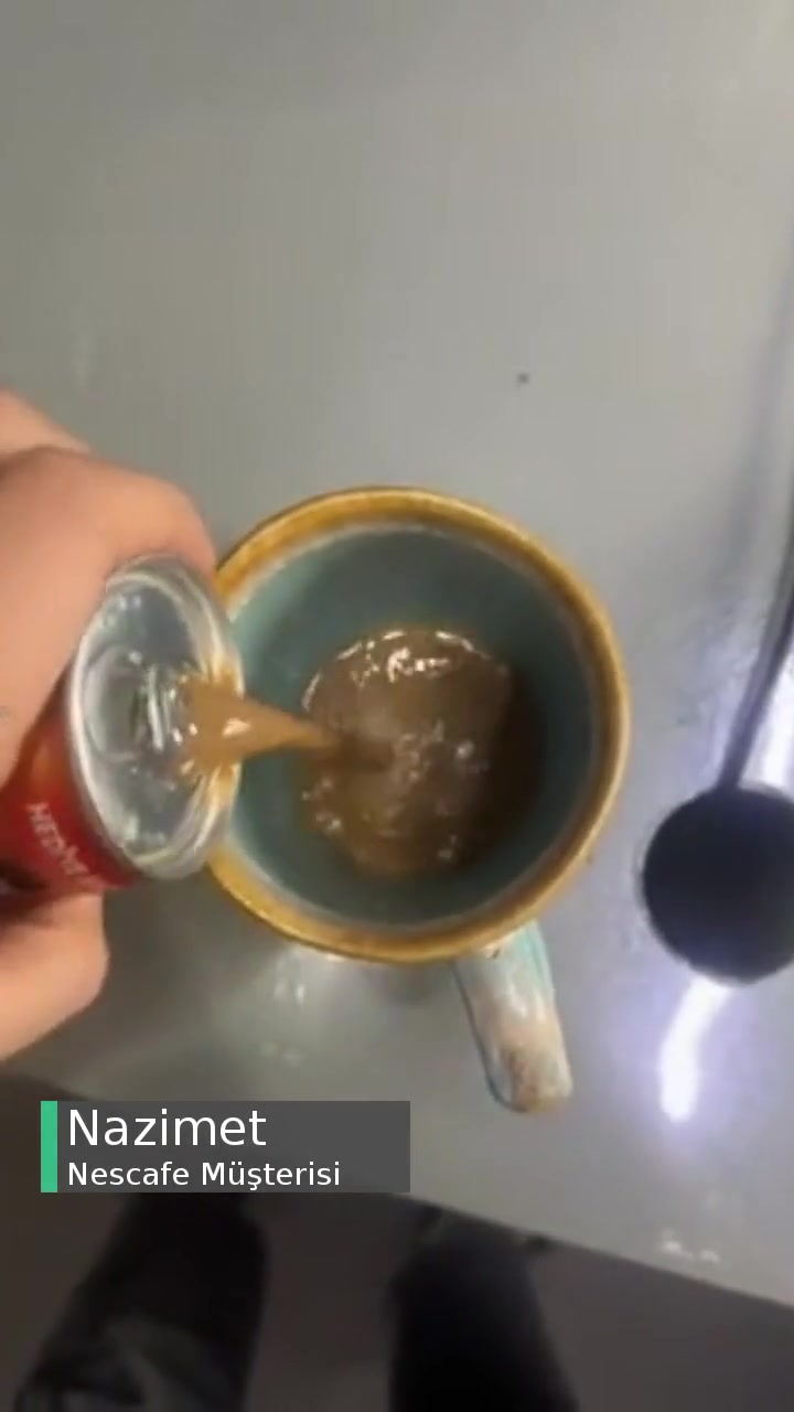 Nescafe Soğuk Kahve İçinden Sert Bir Madde Çıktı! videonun kapak resmi