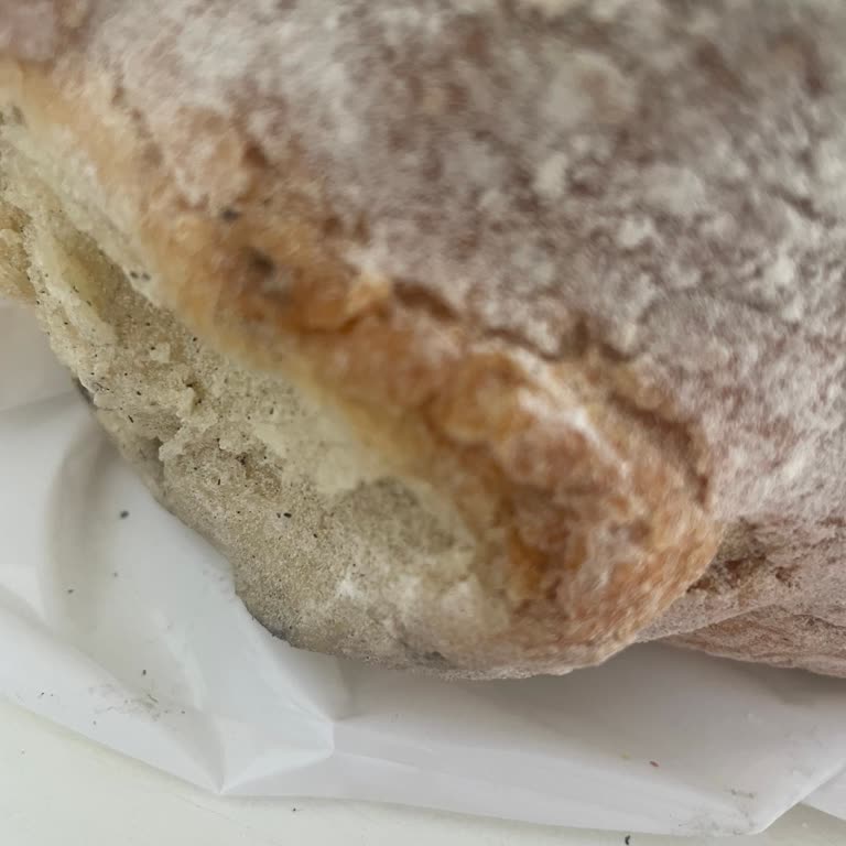 Küflü Ekmek Satışı Ve Eksik Ürün Bilgisi Mağduriyeti