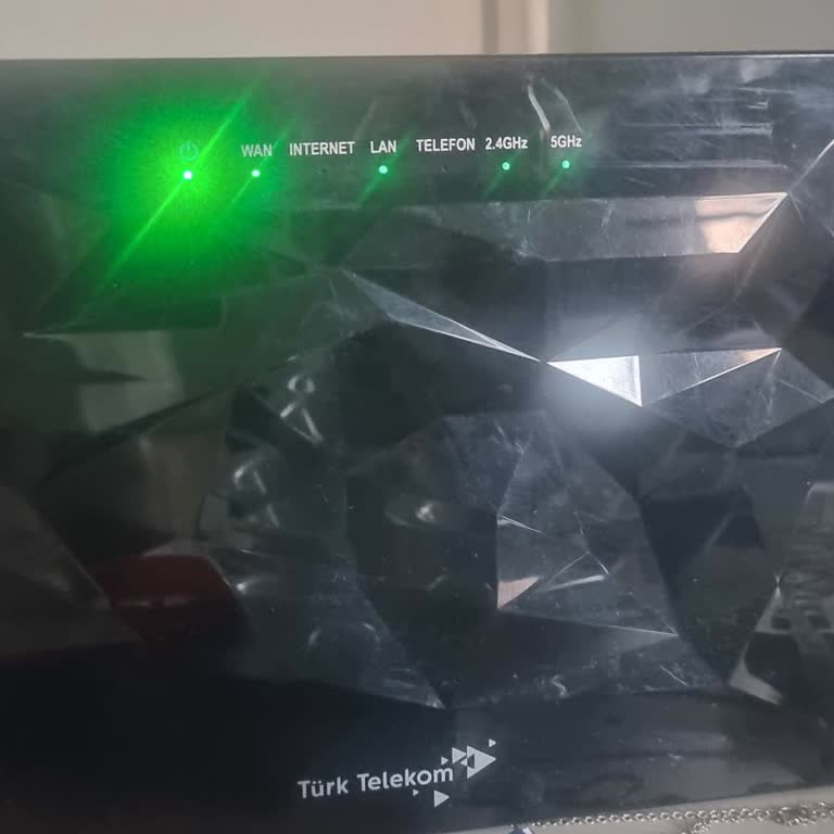 Uzun Süredir Kesik İnternet Ve Tivibu Hizmeti İçin Çözüm Alamıyorum