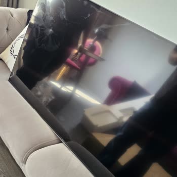 Siparişimde Hasarlı Ürün Ve İletişimsizlik Nedeniyle Mağduriyet Yaşıyorum