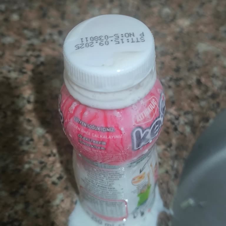 Altın Kılıç Kefir Kapağı Açılınca Şiddetli Şekilde Patladı Endişelendim