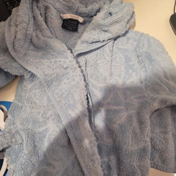 Bornozun Dikişleri Söküldü, Mağaza Ve Müşteri Hizmetleri İlgisiz Kaldı