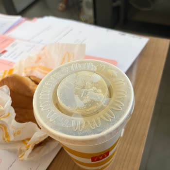 Soğuk Ve Dağılmış Sipariş, İlgisiz Müşteri Hizmetleri