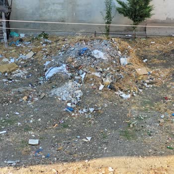 Temizlenen Arsadaki Molozlar Sağlığımızı Tehdit Ediyor