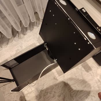 Beko Montaj Hatasıyla Düşen Davlumbaz Ve Çözümsüz Bekleyiş Mağduriyeti