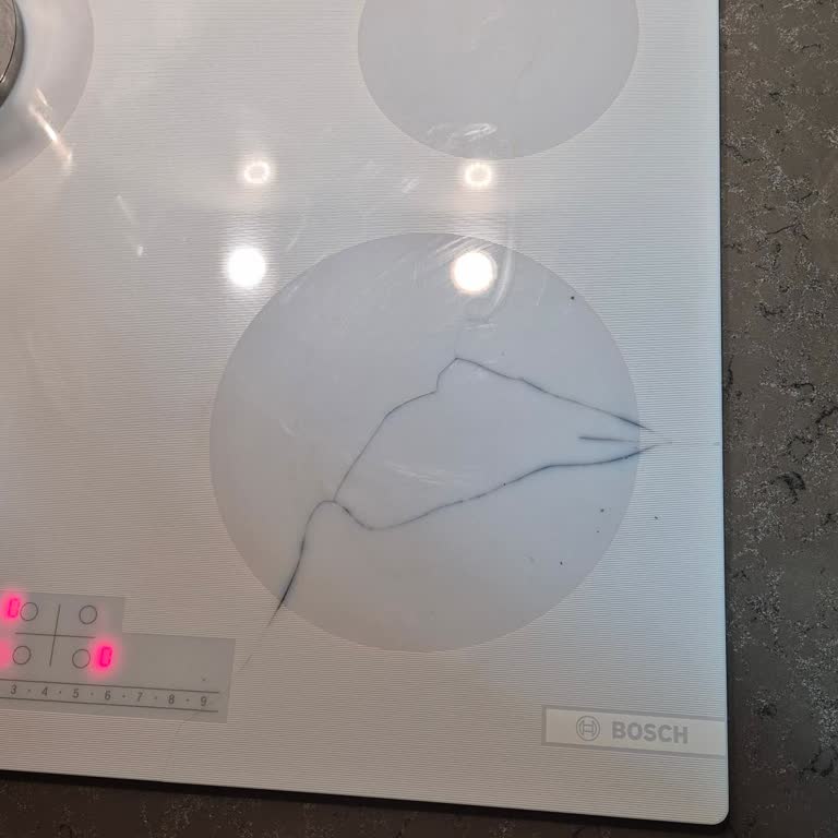 Bosch Ankastre Ocakta Normal Kullanımda Cam Çatlaması Sorunu