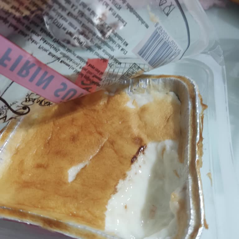 Son Kullanma Tarihi Geçmemiş Fırın Sütlaç Bozuk Çıktı