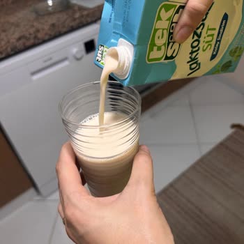 Laktozsuz Sütte Beklenmedik Renk Değişimi Ve Güven Kaybı