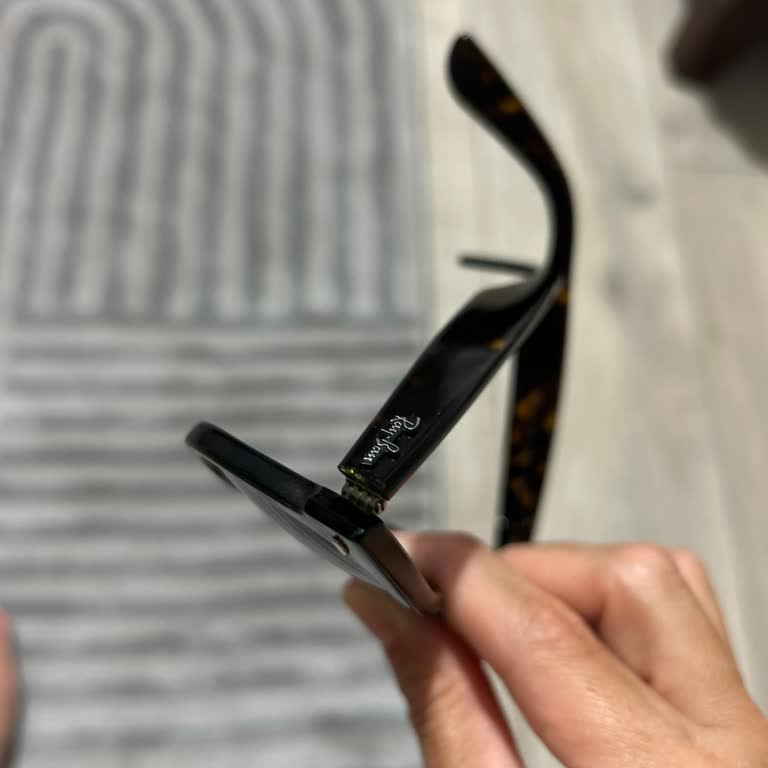 Az Kullanılan Rayban Gözlükte Çatlama Ve Garanti Dışı Bırakılma Mağduriyeti