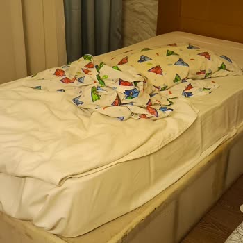 Rezervasyona Uygun Ve Temiz Yatak Sağlanmaması Nedeniyle Kötü Konaklama Deneyimi