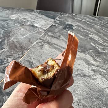 Eti Pop Kek İçinden Yabancı Madde Çıktı: Sağlık Ve Güvenlik Endişesi