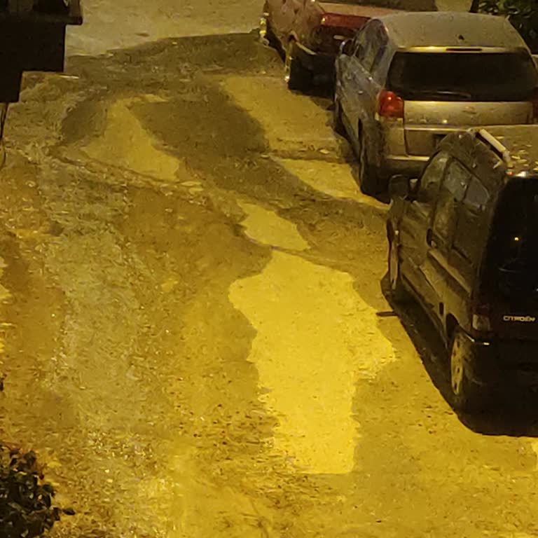 İZSU'nun Tekrarlayan Su Sızıntısına Zamanında Müdahale Etmemesi