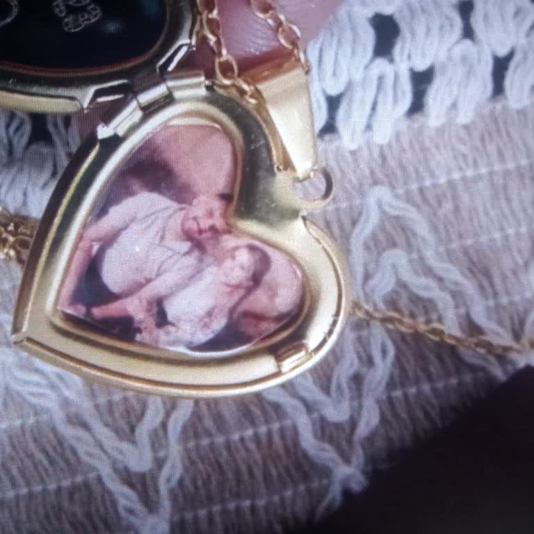 Açık Kutuda Gelen Kolye Ve İletişimsizlik Mağduriyeti