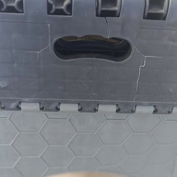 Kırılan Tabureler İçin İade Talebim Reddedildi, Mağaza Çözüm Sunmadı