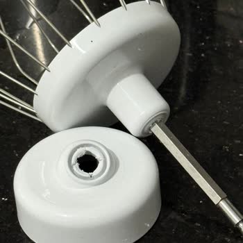 Bosch Kullanımda Eriyen Plastik Aksam Nedeniyle Mağduriyet Yaşadım