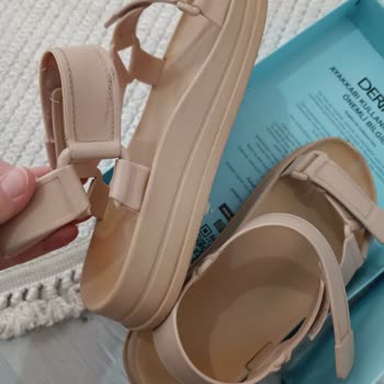 Kısa Sürede Hasar Gören Sandalet Ve Red Edilen Garanti Talebi