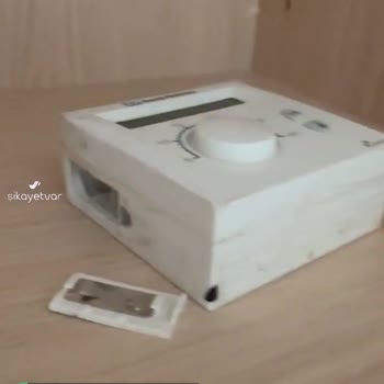 DemirDöküm Oda Termostatı Pil Yuva Kapağı Sorunu