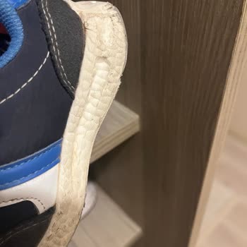 Yeni Yürüyen Bebeğimin Ayakkabısı İki Ayda Döküldü Firma İlgisiz Kaldı