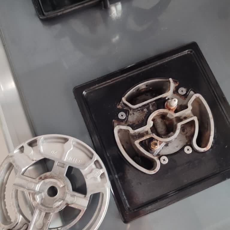 Bosch Ocakta Yanık Sararma Ve Çalışmayan Göz Garanti Kapsamında Çözülmedi